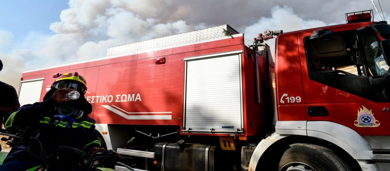 Σε ύφεση η φωτιά σε δασική έκταση στους πρόποδες της Πάρνηθας (upd)